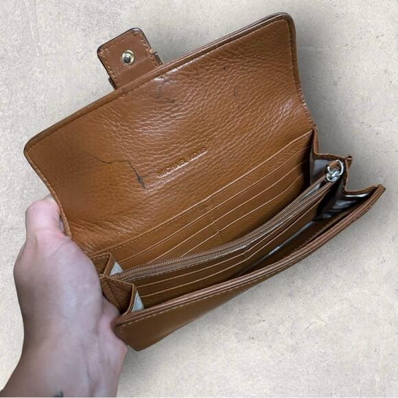 Michael Kors camel brown leather wallet - Picture 3 of 4